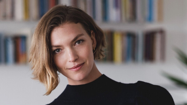 제27차 유엔기후변화협약 당사국총회(COP27)에 참석한 아리조나 뮤즈(Arizona Muse) 