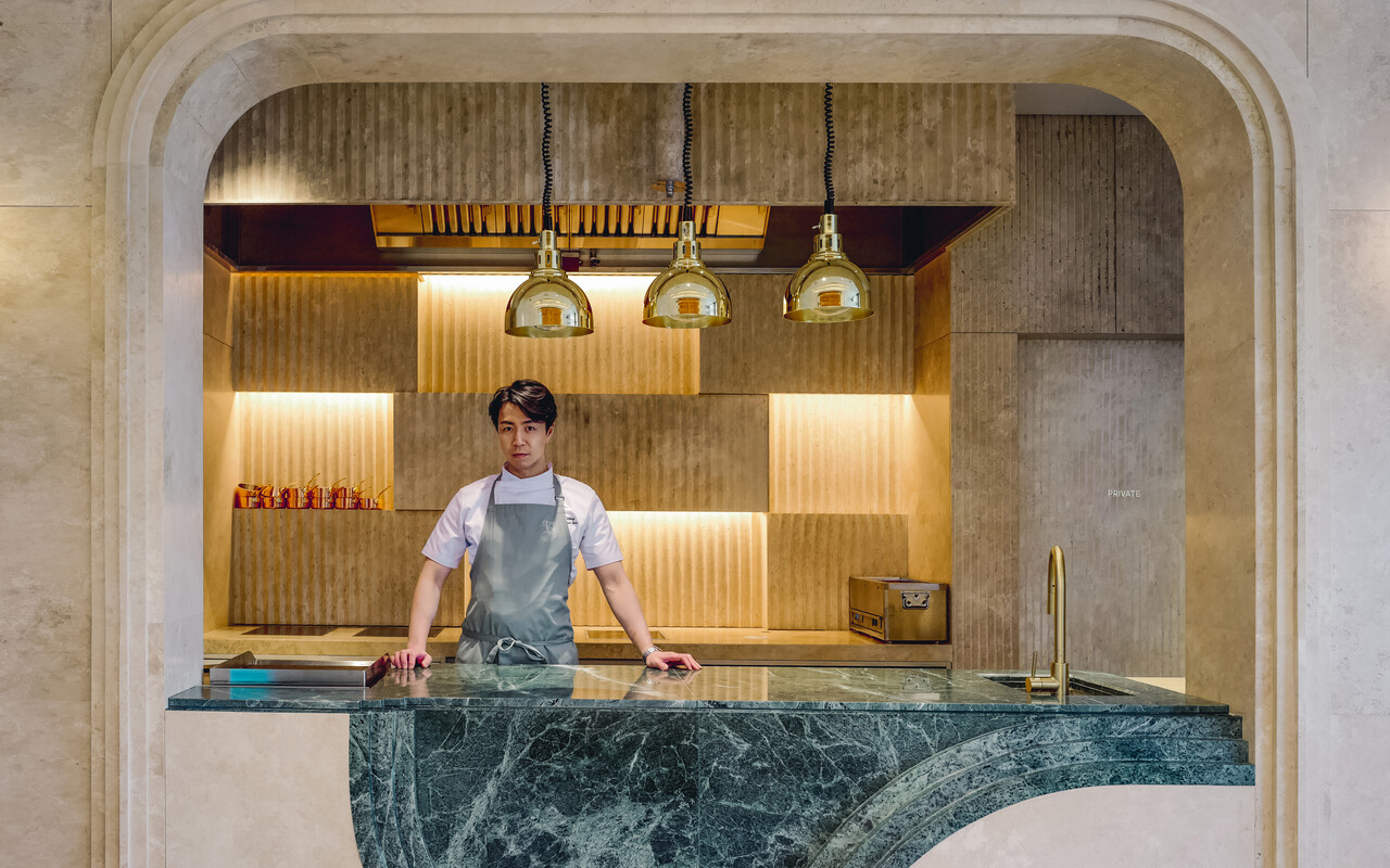 두 개의 별을 달고 진중한 커리어를 쌓는 손종원 셰프 < People < 기사본문 - 더블유더블유디코리아