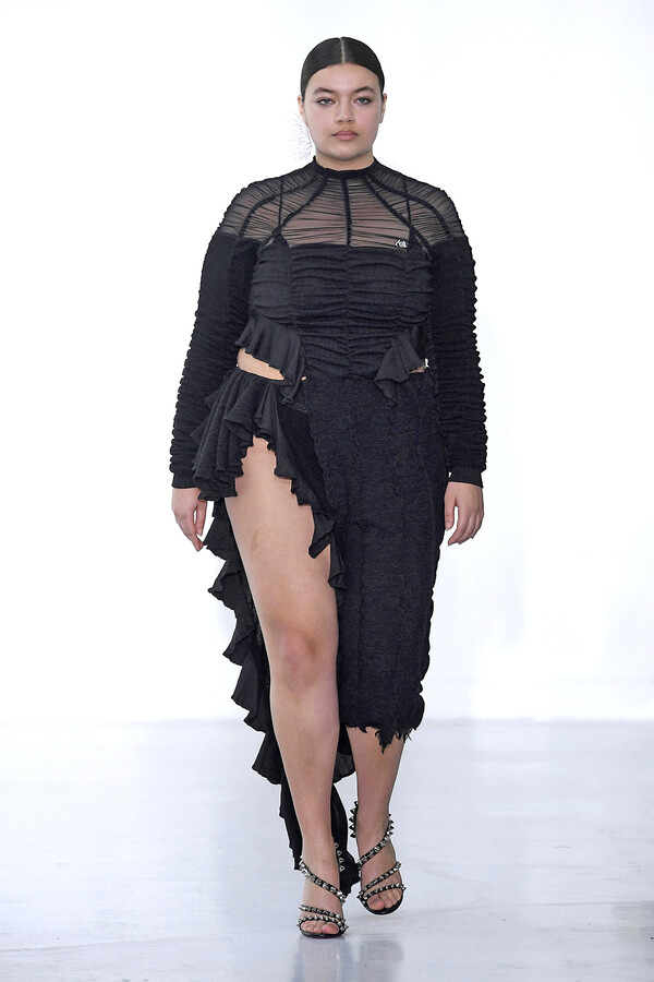 에스터 마나스 2022 F/W 컬렉션 제공 = Giovanni Giannoni/WWD