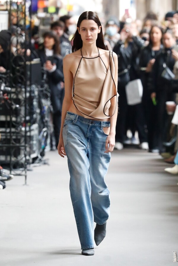 고셰르 2022 F/W 컬렉션 제공 = Aitor Rosas Sune/WWD