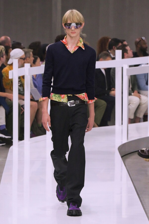 젊음과 낙관주의, 프라다 2025 S/S 남성복 컬렉션 < 2025 S/S Men's