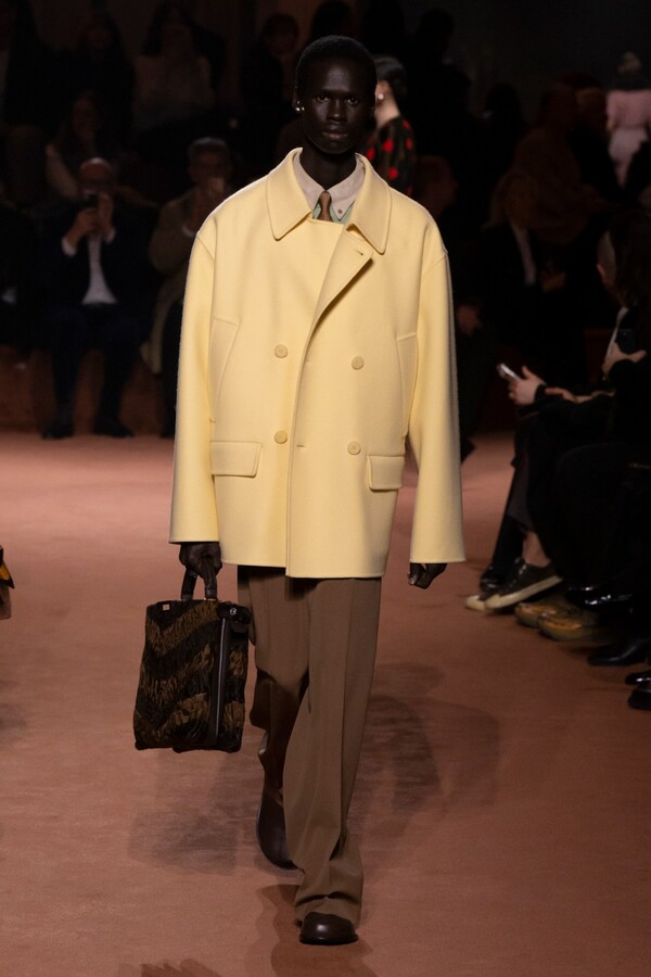 펜디 2025 F/W 컬렉션. 