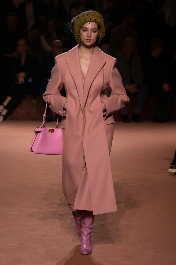 펜디 2025 F/W 컬렉션. 