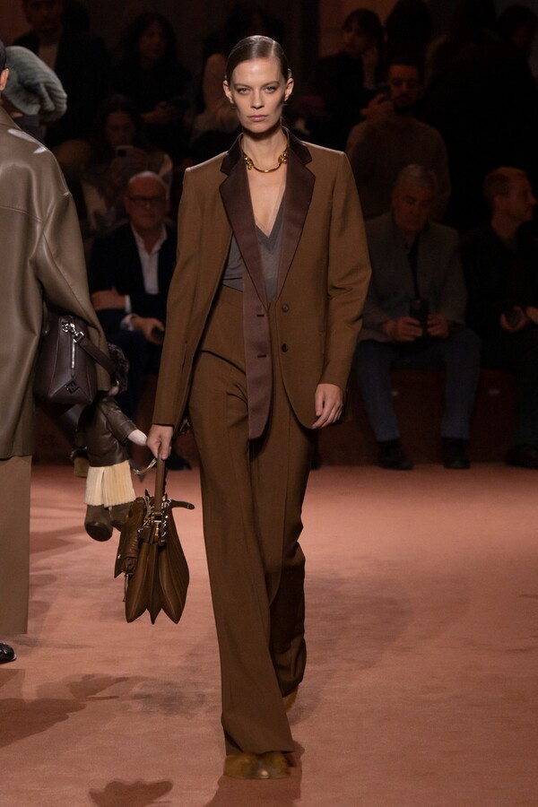 펜디 2025 F/W 컬렉션. 