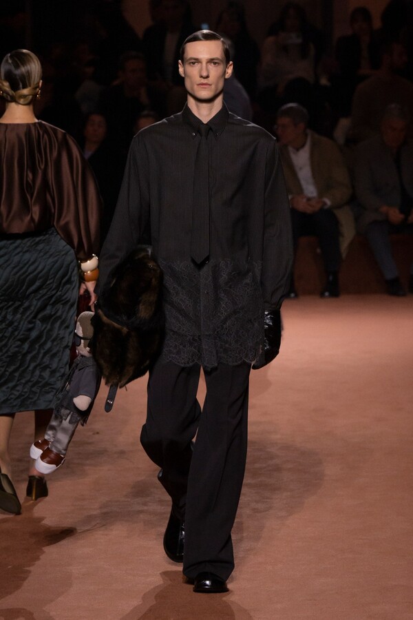 펜디 2025 F/W 컬렉션. 