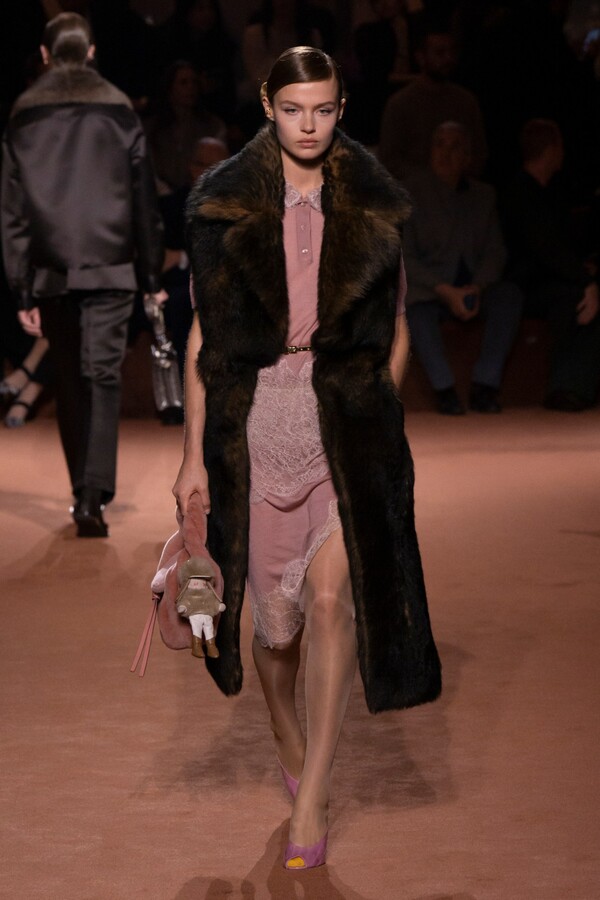 펜디 2025 F/W 컬렉션. 