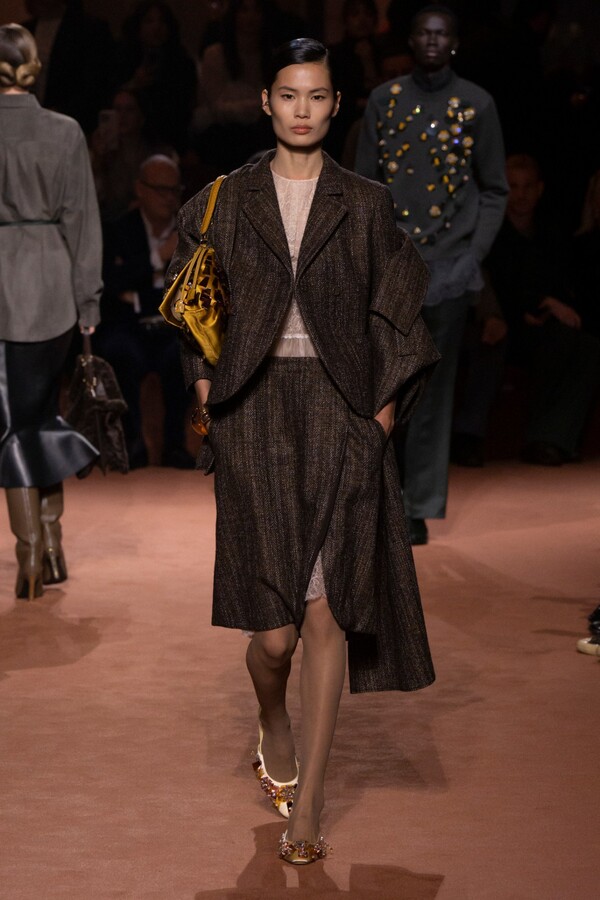 펜디 2025 F/W 컬렉션. 