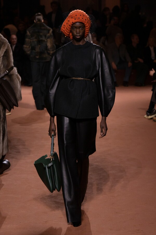 펜디 2025 F/W 컬렉션. 