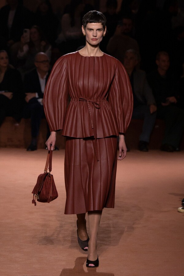 펜디 2025 F/W 컬렉션. 