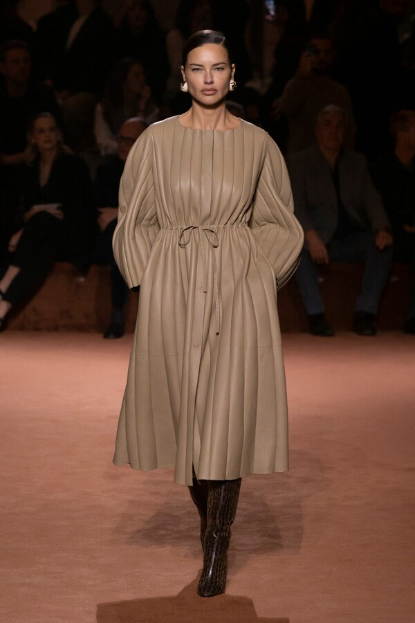 펜디 2025 F/W 컬렉션. 