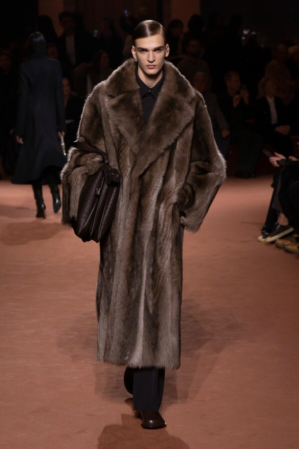 펜디 2025 F/W 컬렉션. 