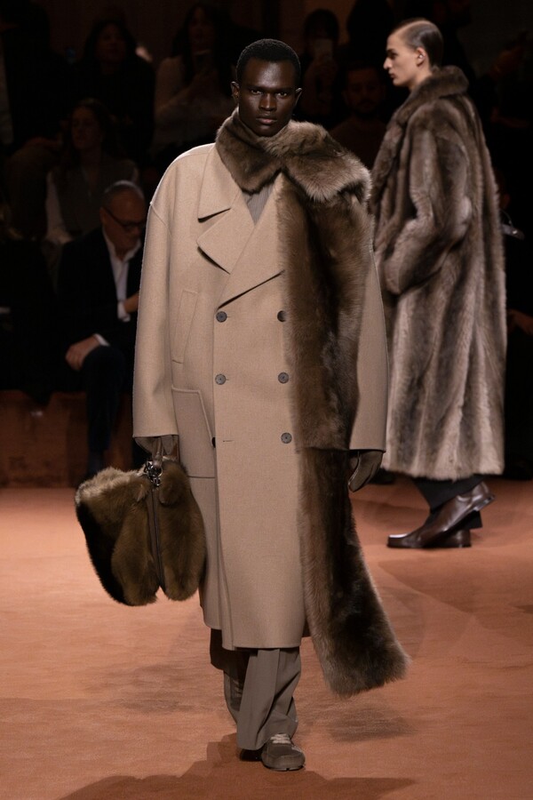 펜디 2025 F/W 컬렉션. 