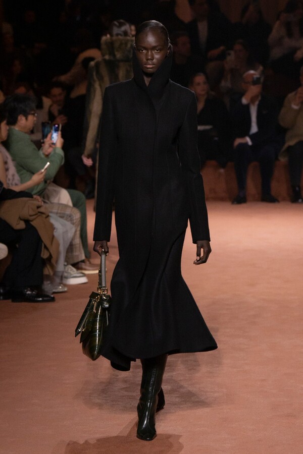 펜디 2025 F/W 컬렉션. 