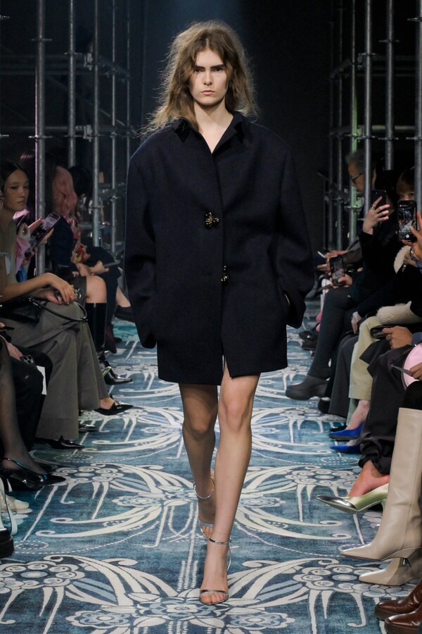 프라다 2025 F/W 컬렉션. 