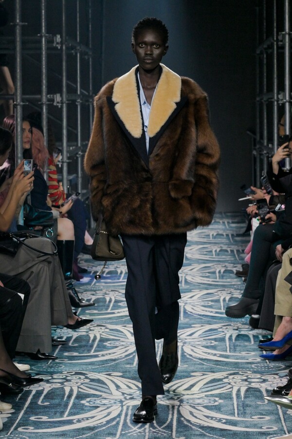 프라다 2025 F/W 컬렉션. 