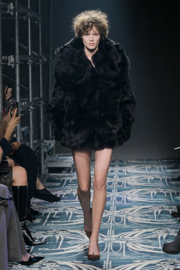 프라다 2025 F/W 컬렉션. 