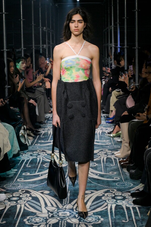 프라다 2025 F/W 컬렉션. 