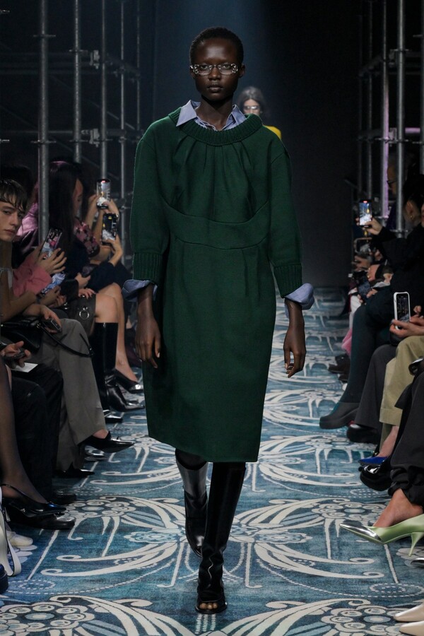 프라다 2025 F/W 컬렉션. 