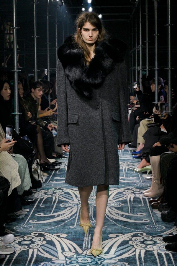 프라다 2025 F/W 컬렉션. 