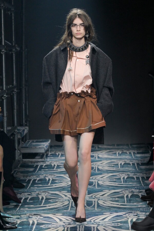 프라다 2025 F/W 컬렉션. 