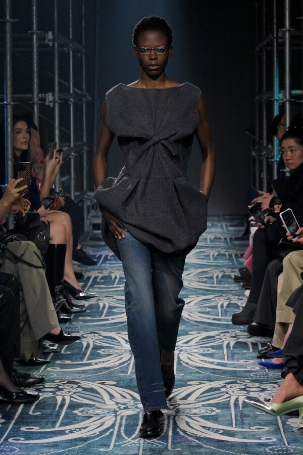 프라다 2025 F/W 컬렉션. 