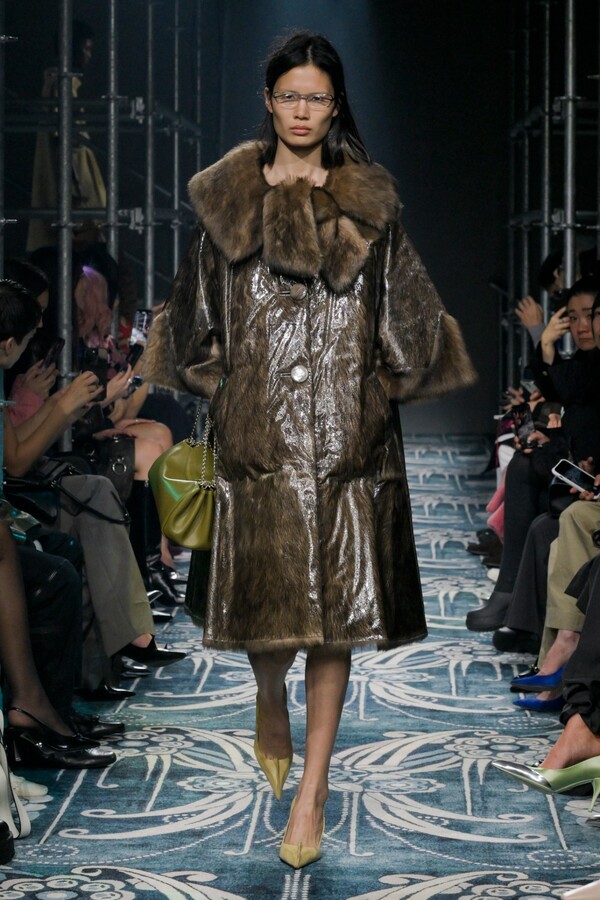 프라다 2025 F/W 컬렉션. 