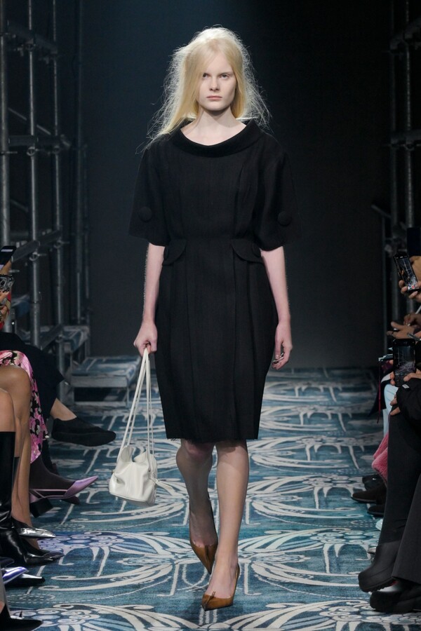 프라다 2025 F/W 컬렉션. 