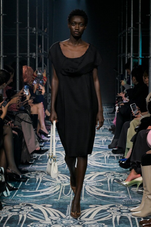 프라다 2025 F/W 컬렉션. 