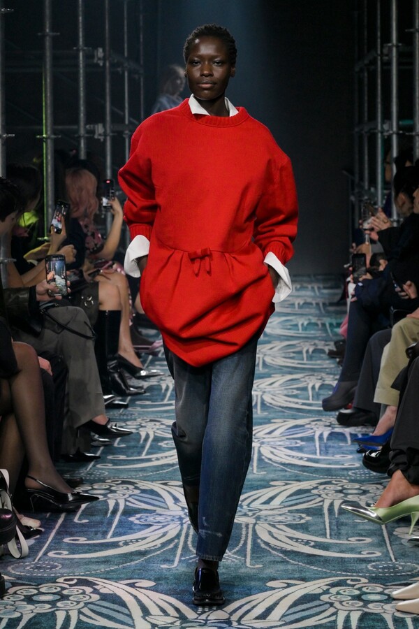 프라다 2025 F/W 컬렉션. 