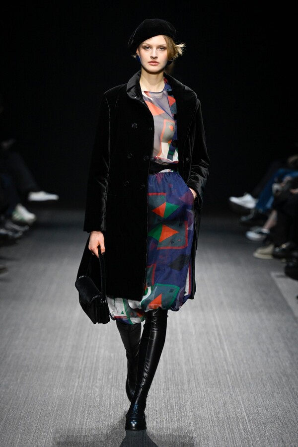 엠포리오 아르마니 2025 F/W 컬렉션. 