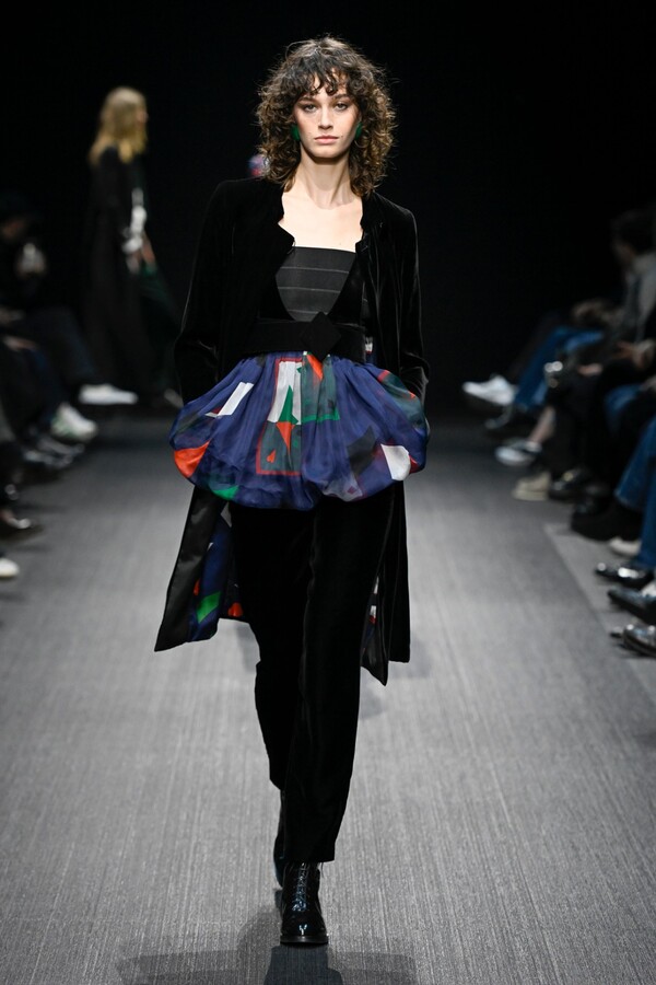 엠포리오 아르마니 2025 F/W 컬렉션. 