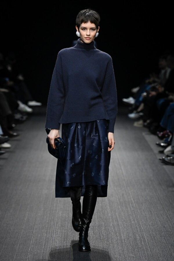 엠포리오 아르마니 2025 F/W 컬렉션. 