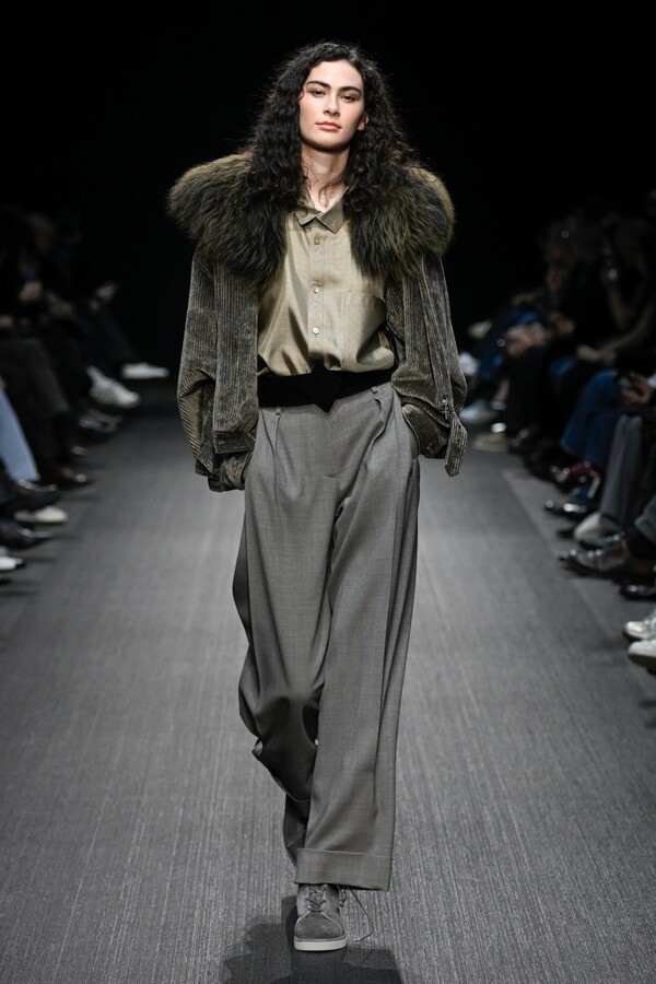 엠포리오 아르마니 2025 F/W 컬렉션. 