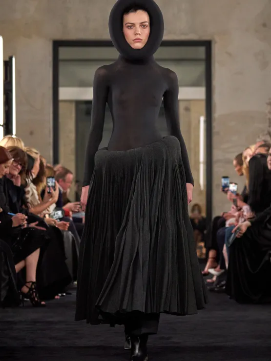 알라이아 2025 F/W 컬렉션