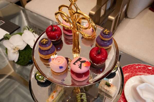 더 북 라운지의 애프터눈 티 세트와 크레페