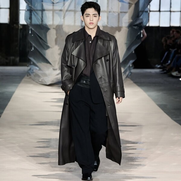 보스 26S/S 런웨이의 피날레를 장식한 세븐틴 에스쿱스 / ©BOSS