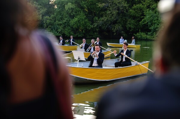 자크뮈스 X 뷰 클리코 디너 파티 © Lexie Moreland/WWD