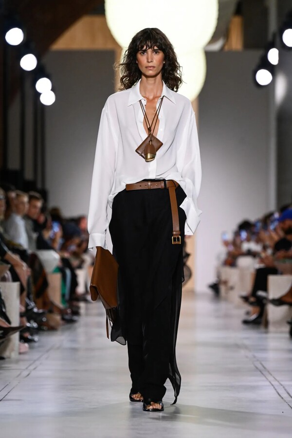 마이클 코어스 봄 2026 레디투웨어 컬렉션 ©Giovanni Giannoni/WWD