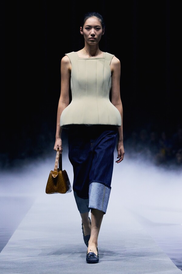 케이트 봄 2026 레디투웨어 컬렉션 ©Khaite