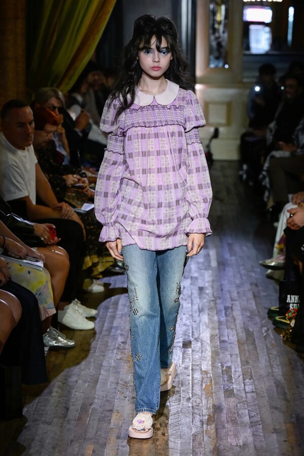 안나 수이 봄 2026 레디투웨어 컬렉션 ©Giovanni Giannoni/WWD