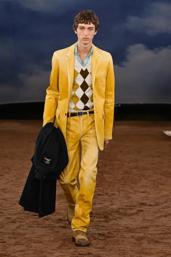 버버리 봄 2026 레디투웨어 컬렉션 ©Giovanni Giannoni/WWD