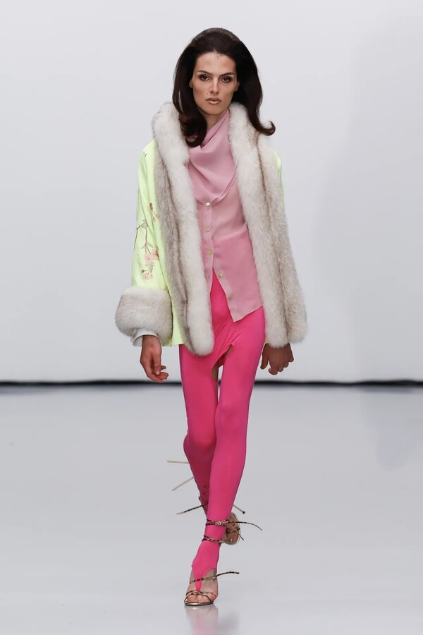 코너 아이브스 봄  2026 레디투웨어 컬렉션 ©Conner Ives