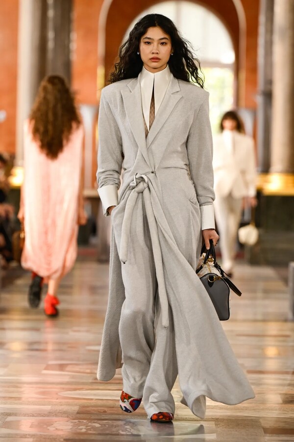 루이 비통  2026 봄 레디투웨어 컬렉션 ©Giovanni Giannoni/WWD