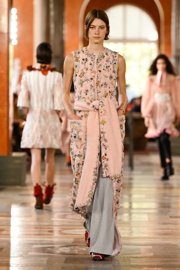 루이 비통  2026 봄 레디투웨어 컬렉션 ©Giovanni Giannoni/WWD