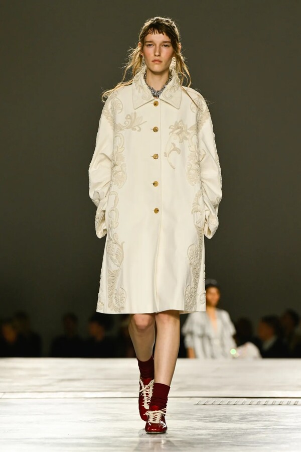 드리스 반 노튼  2026 봄 레디투웨어 컬렉션 ©Giovanni Giannoni/WWD