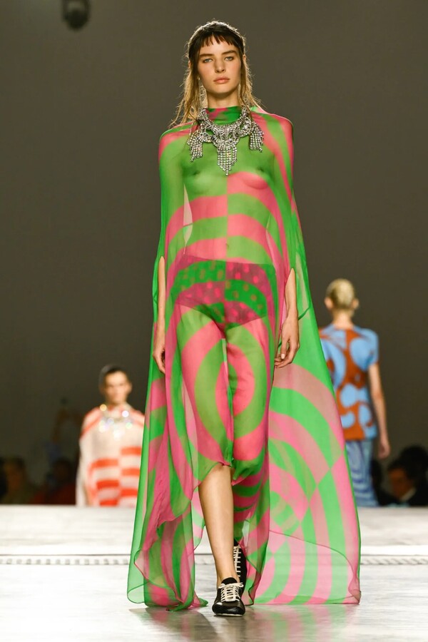 드리스 반 노튼  2026 봄 레디투웨어 컬렉션 ©Giovanni Giannoni/WWD