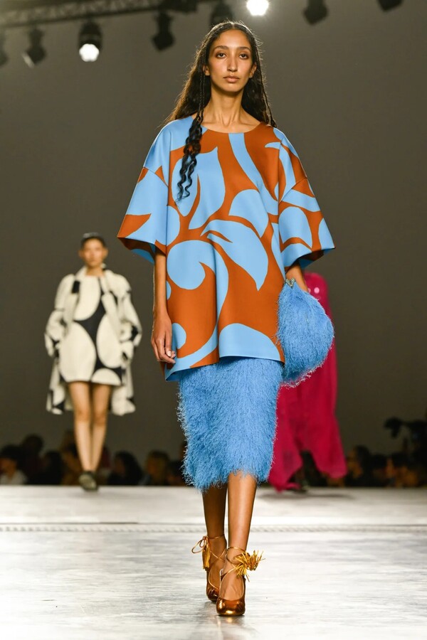 드리스 반 노튼  2026 봄 레디투웨어 컬렉션 ©Giovanni Giannoni/WWD