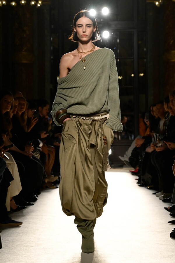 발망 봄 2026 레디투웨어 컬렉션 ©Giovanni Giannoni/WWD