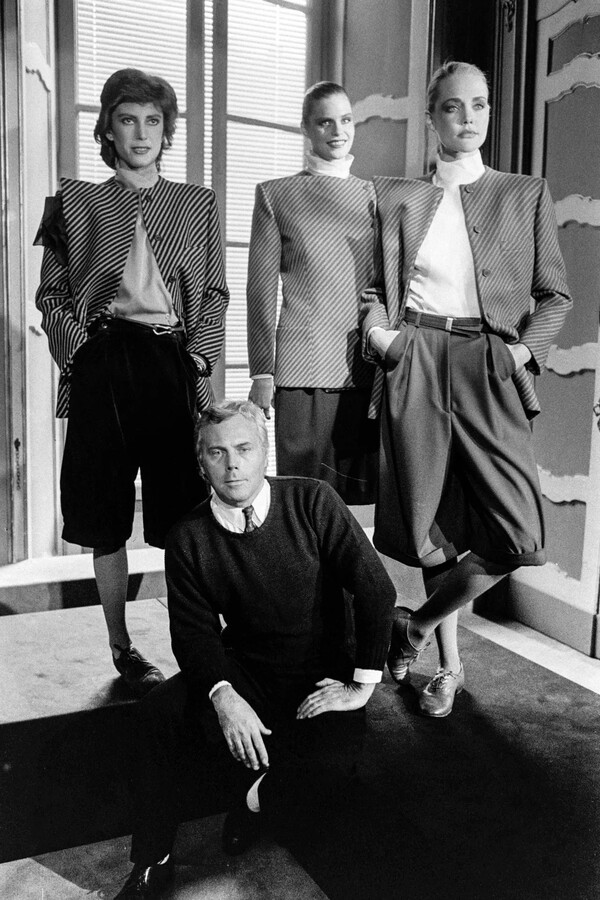 1980년, 디자이너 조르지오 아르마니와 모델들