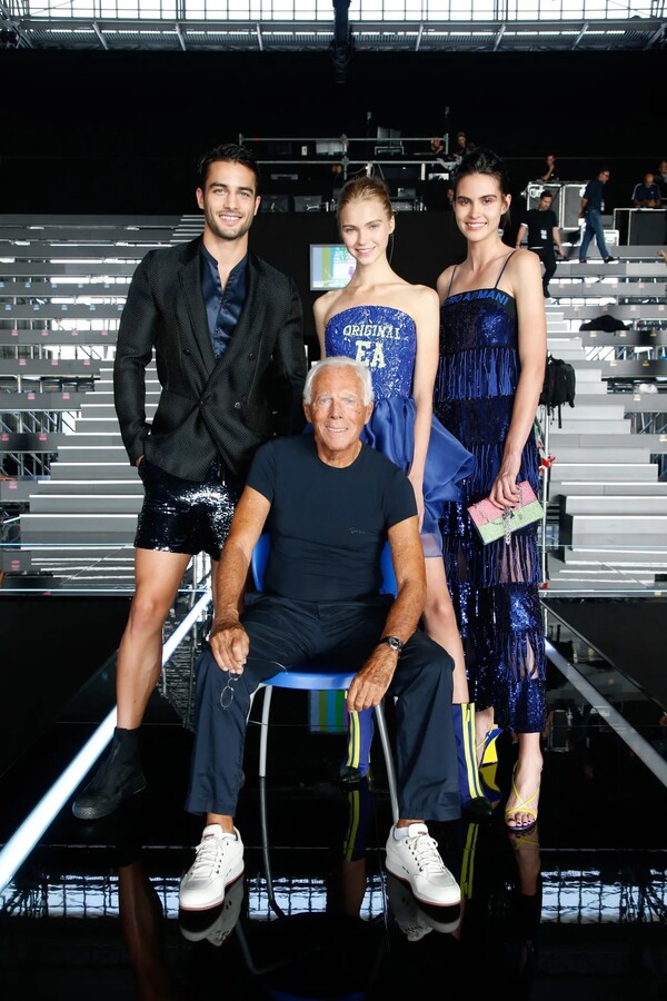 2019 S/S 컬렉션을 준비하는 조르지오 아르마니